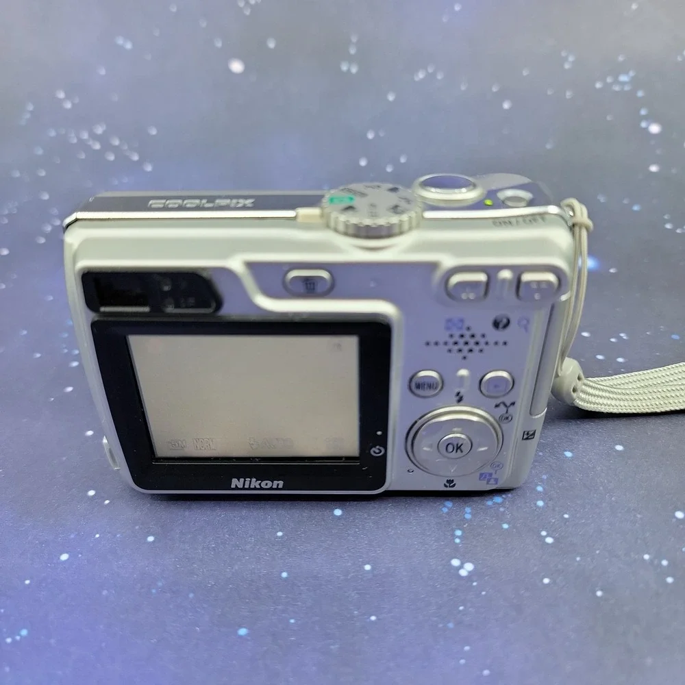 Nikon Digital Camera Coolpix 5900 5.1MP Silver - Zoom Not Working